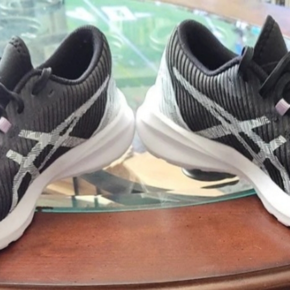 Women's Asics size 7.5 B2 - Picture 7 of 7